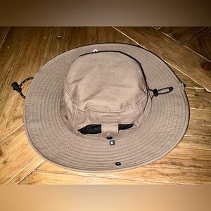 Kooringal Redondo Hiker hat - NWT - color is military - size L/XL